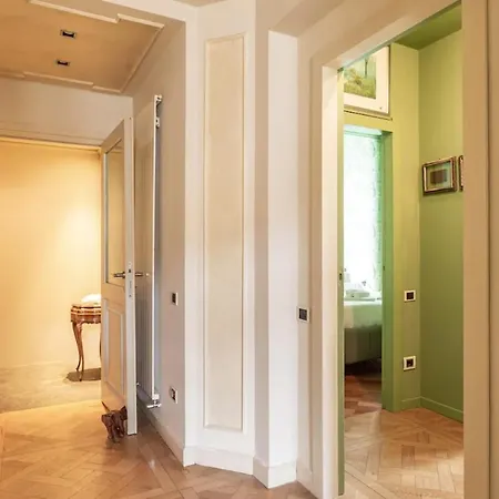 Center Luxury With Balcony *